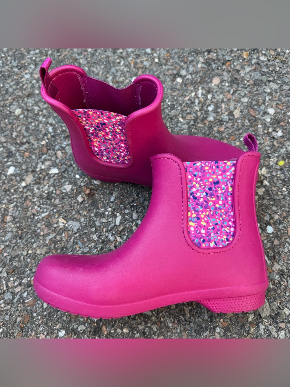 Crocs Freesail Chelsea Ankle Rain Boots Women's Size 7 Pink Waterproof Pull On - Picture 2 of 9